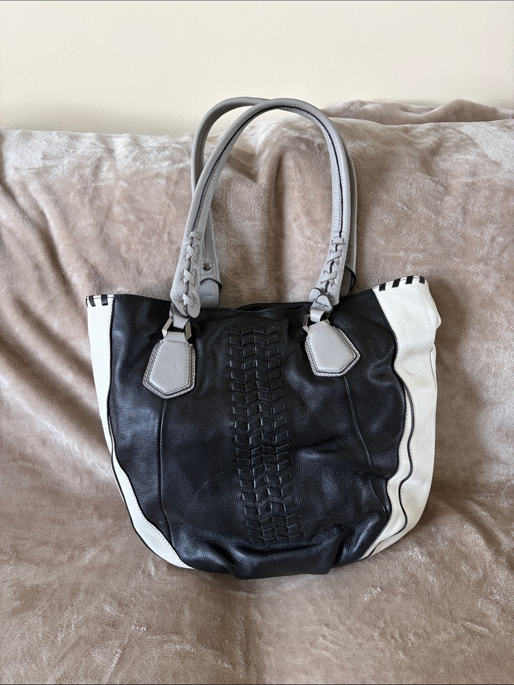Women’s vintage orYANY Two-Tone Black & White Leather Tote Bag
